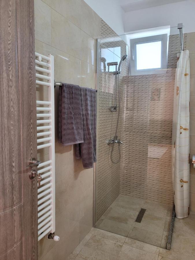 Râmnicu Vâlcea Apartamente Livada מראה חיצוני תמונה