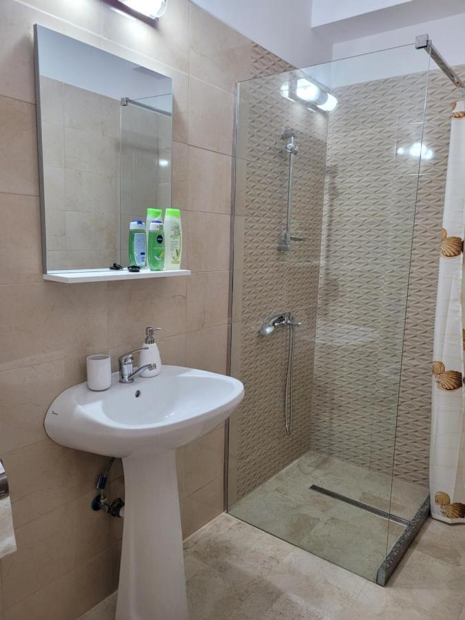 Râmnicu Vâlcea Apartamente Livada מראה חיצוני תמונה