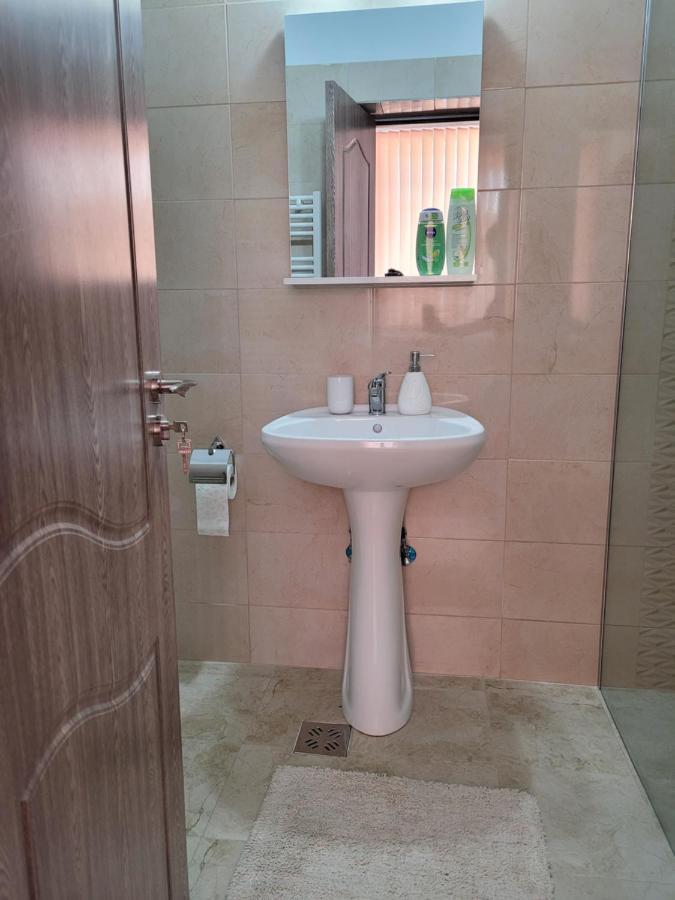 Râmnicu Vâlcea Apartamente Livada מראה חיצוני תמונה