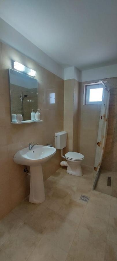 Râmnicu Vâlcea Apartamente Livada מראה חיצוני תמונה